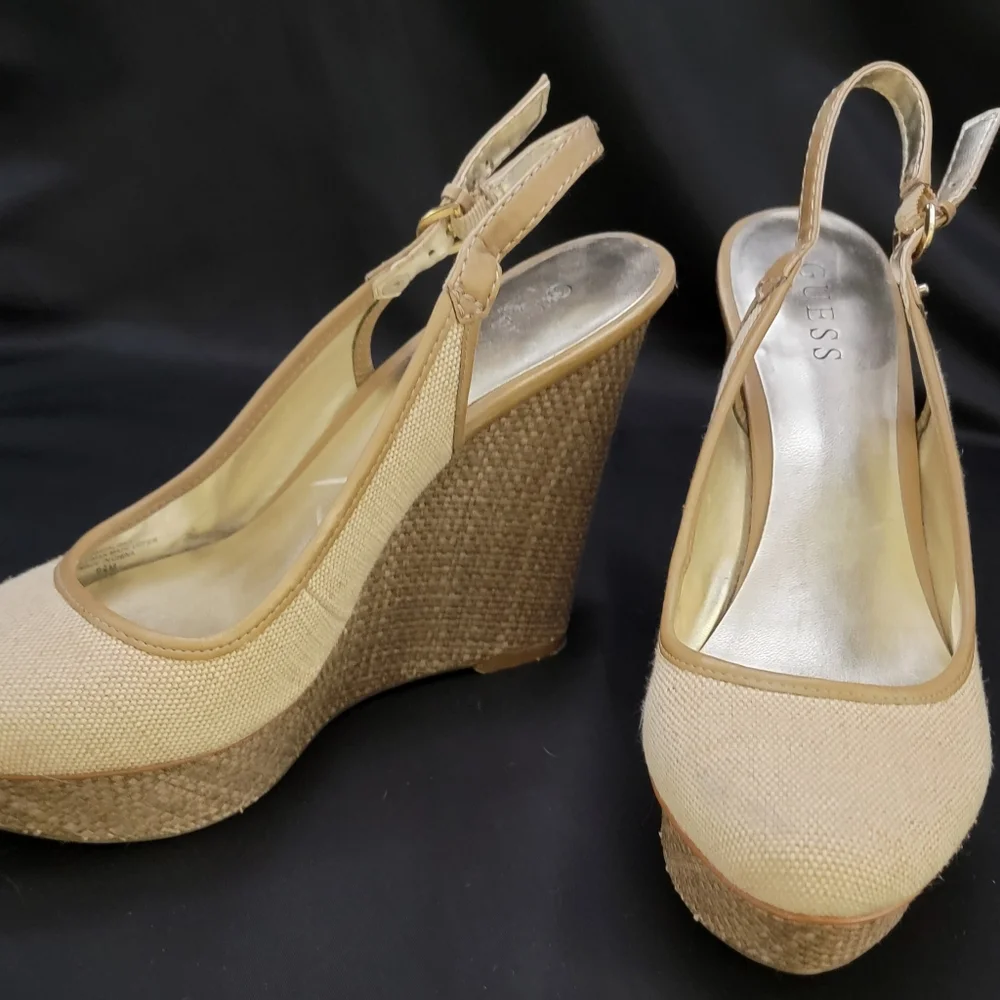 GUESS Slingback Close Toe Wedges‎ Size 9.5